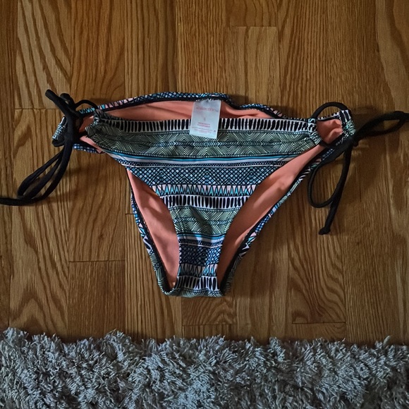 Tribal Patterned Bikini Set Size: Small Brand: xhilaration - Picture 3 of 8